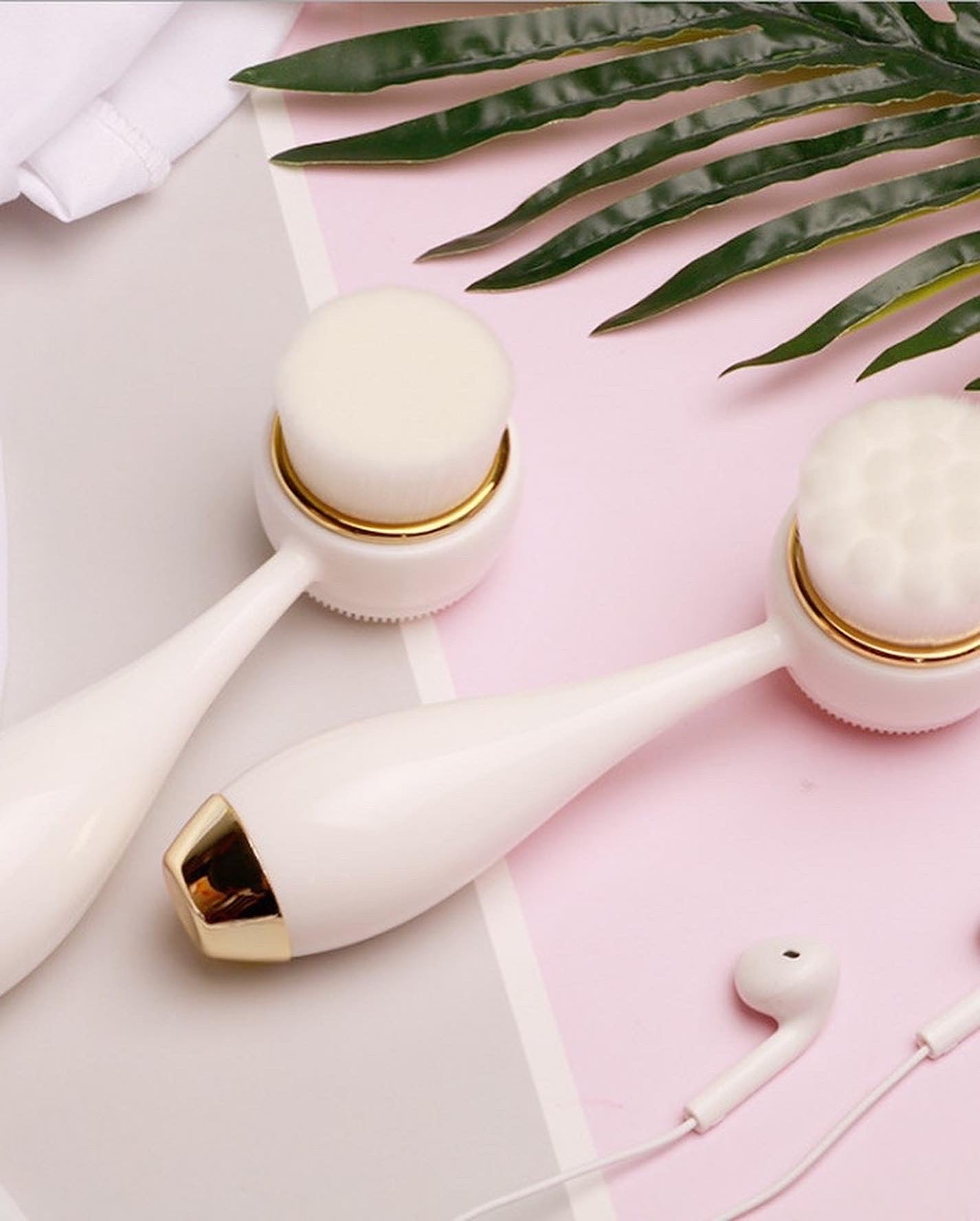 Double-Sided Facial Brush